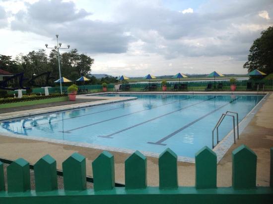 RR Family Spring Resort Pool